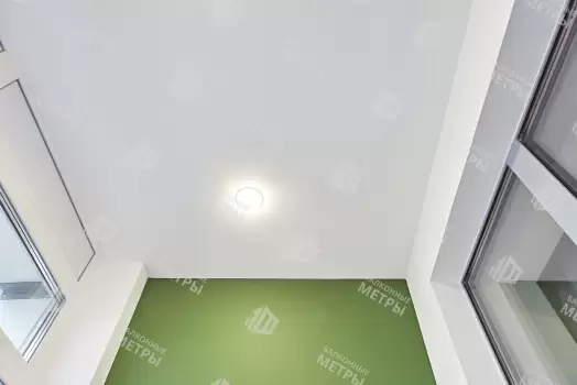 Дизайнерская отделка балкона гипсокартоном с утеплением и остеклением